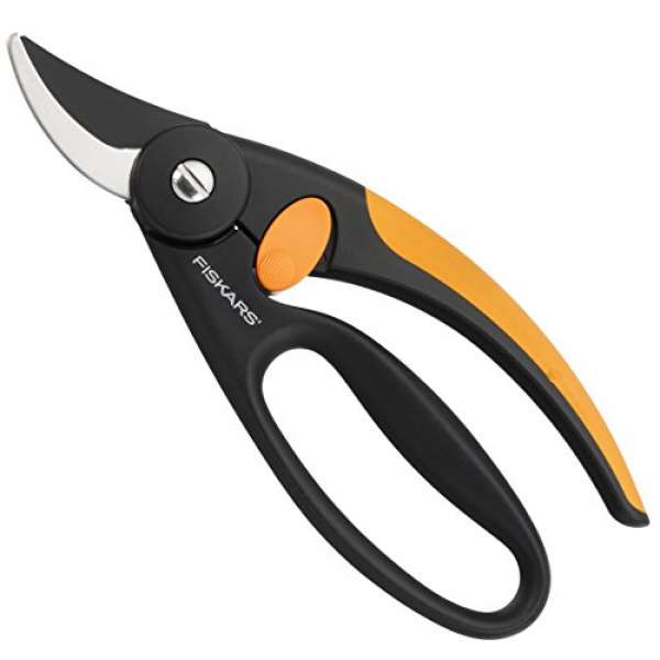 Fiskars Bypass-Gartenschere Elegance P44